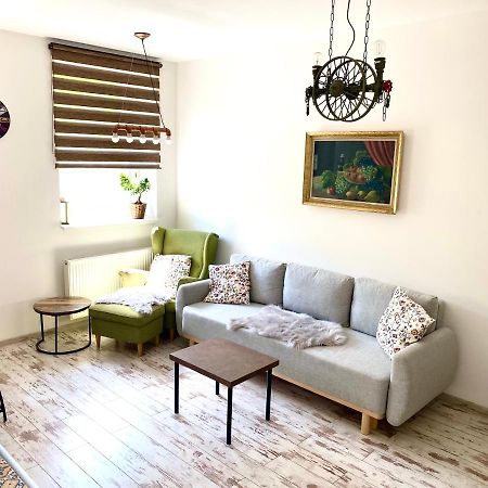 Residence Park Lovely Apartman With Private Parking Kysucke Nove Mesto Extérieur photo