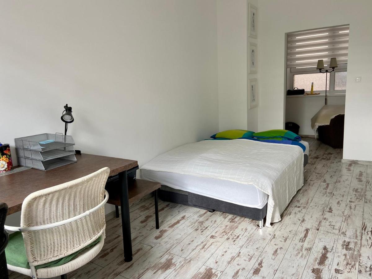 Residence Park Lovely Apartman With Private Parking Kysucke Nove Mesto Extérieur photo
