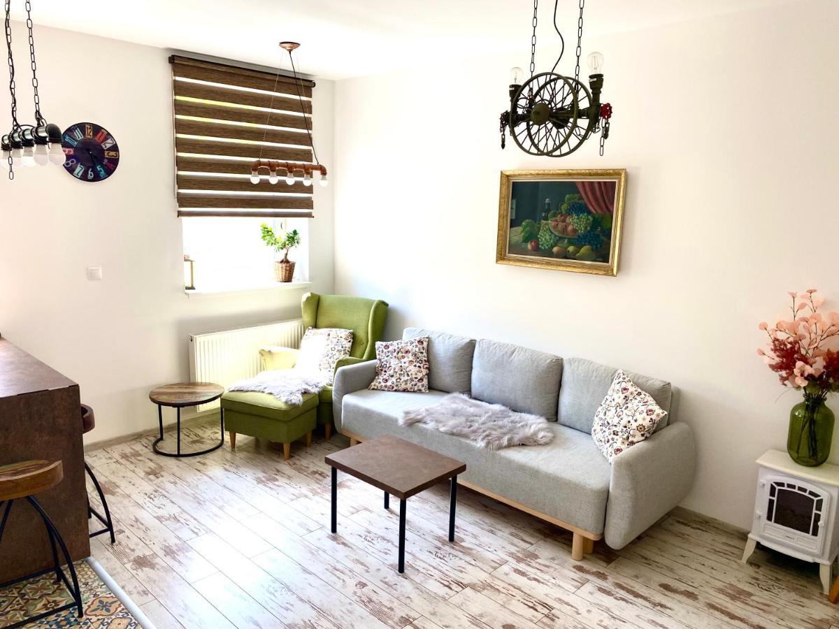 Residence Park Lovely Apartman With Private Parking Kysucke Nove Mesto Extérieur photo